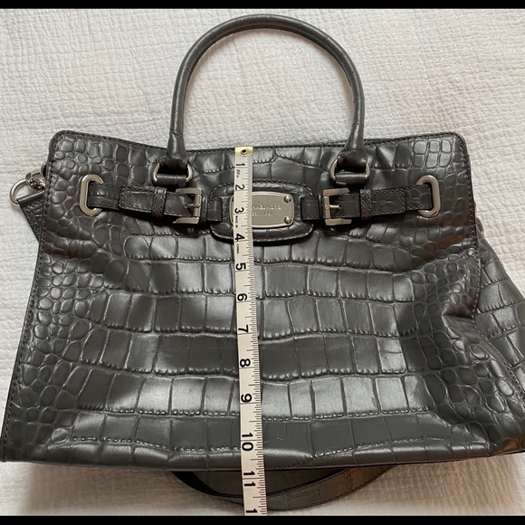 Michael Kors East West Hamilton Crocodile Leather Tote with strap - Picture 9 of 11